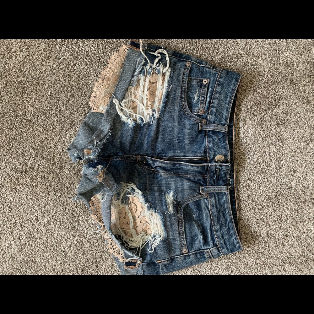 Amer. Eagle Hi-Rise Festival Shorts w/Lace Detail